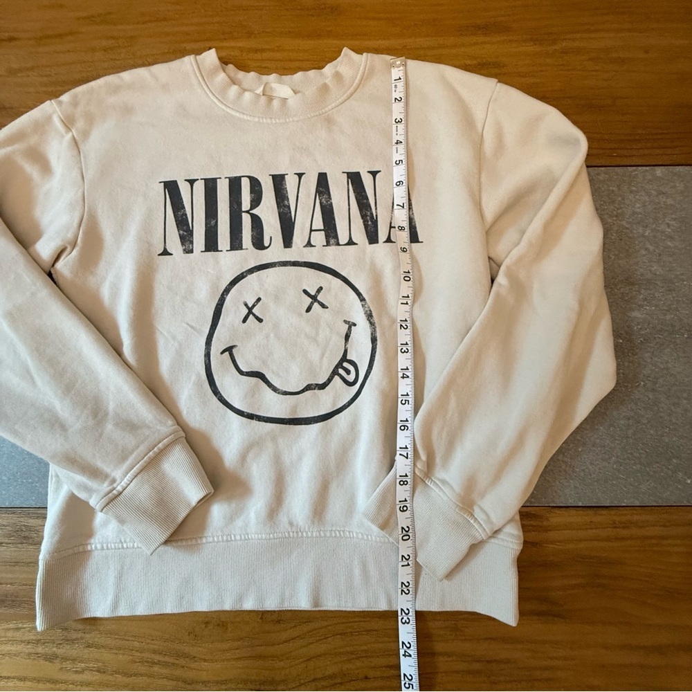 H&M Nirvana Graphic Smiley Face Sweatshirt Beige Cream Women’s Size XS - Picture 8 of 8